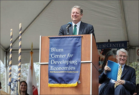 April 23, 2009 - Blum Center Groundbreaking with Vice President Al Gore. (Peg Skorpinski)